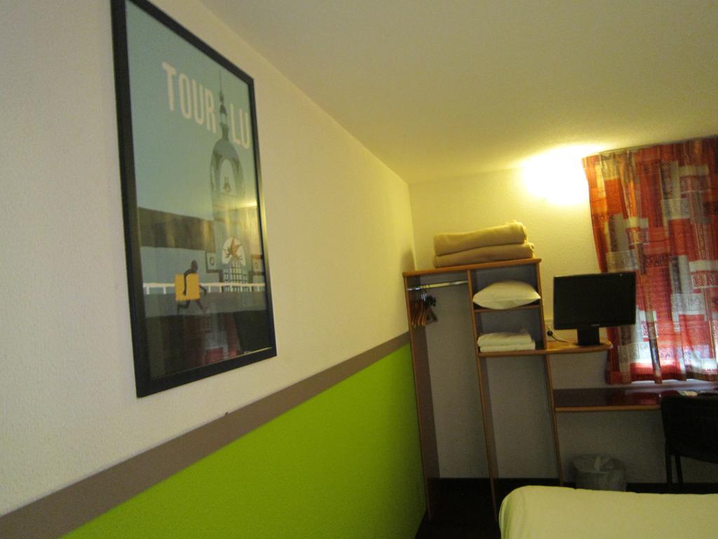 Quick Palace Nantes La Beaujoire Exterior foto A room at the hotel