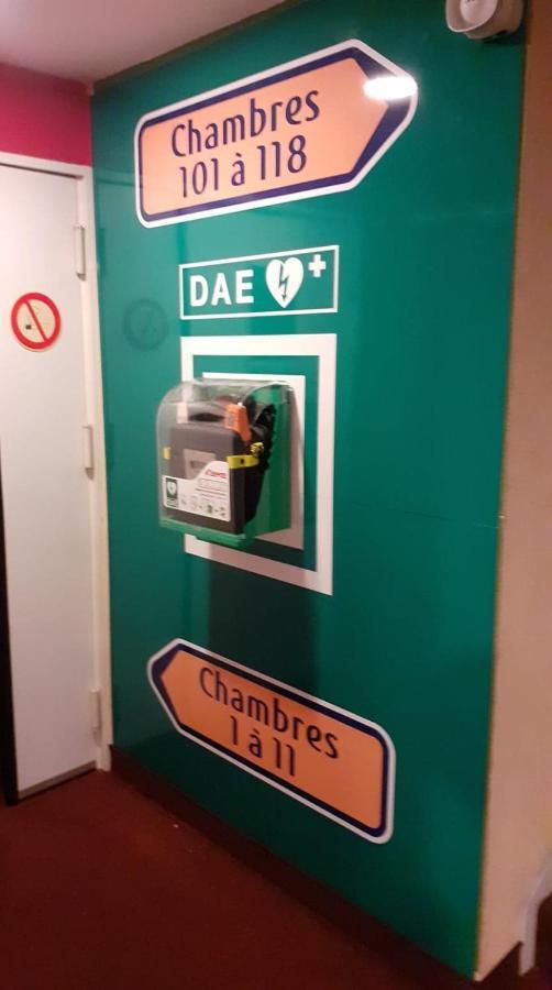 Quick Palace Nantes La Beaujoire Exterior foto A ticket machine in Prague