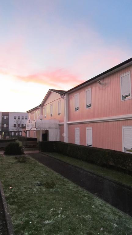 Quick Palace Nantes La Beaujoire Exterior foto The former convent of the Sisters of St. Joseph of Cluny